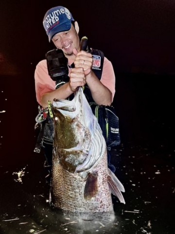 高知浦戸湾のシーバス釣りゆうおんちゃん】 持つべきものは友と