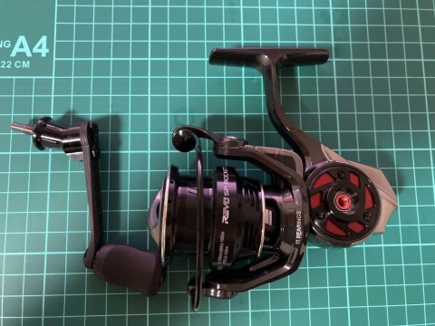 ONRevo MGX2500S フィッシングリール 2500 2 楽天市場】アブ ガルシア スピニングリール revo mgx 2500sの通販