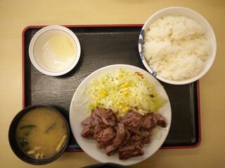 8yasu9di67or63wrx47s_320_240-131fac69.jpg