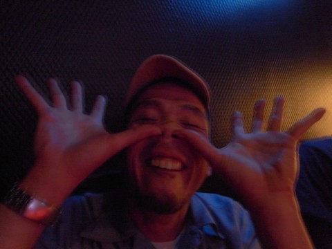 YRegvRhWRMMJWNuDWHb7_480_480-c582fd09.jpg