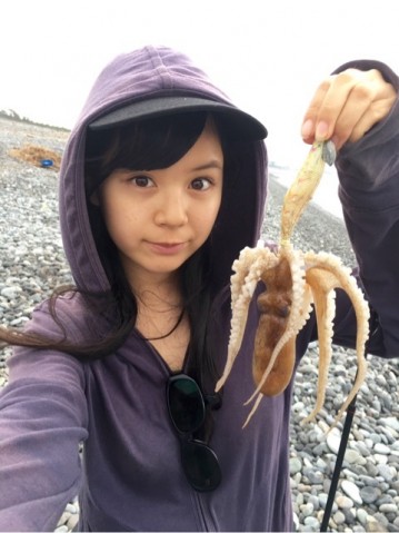 b4z4wfwfycomm24uzuoi_480_480-f857ef06.jpg