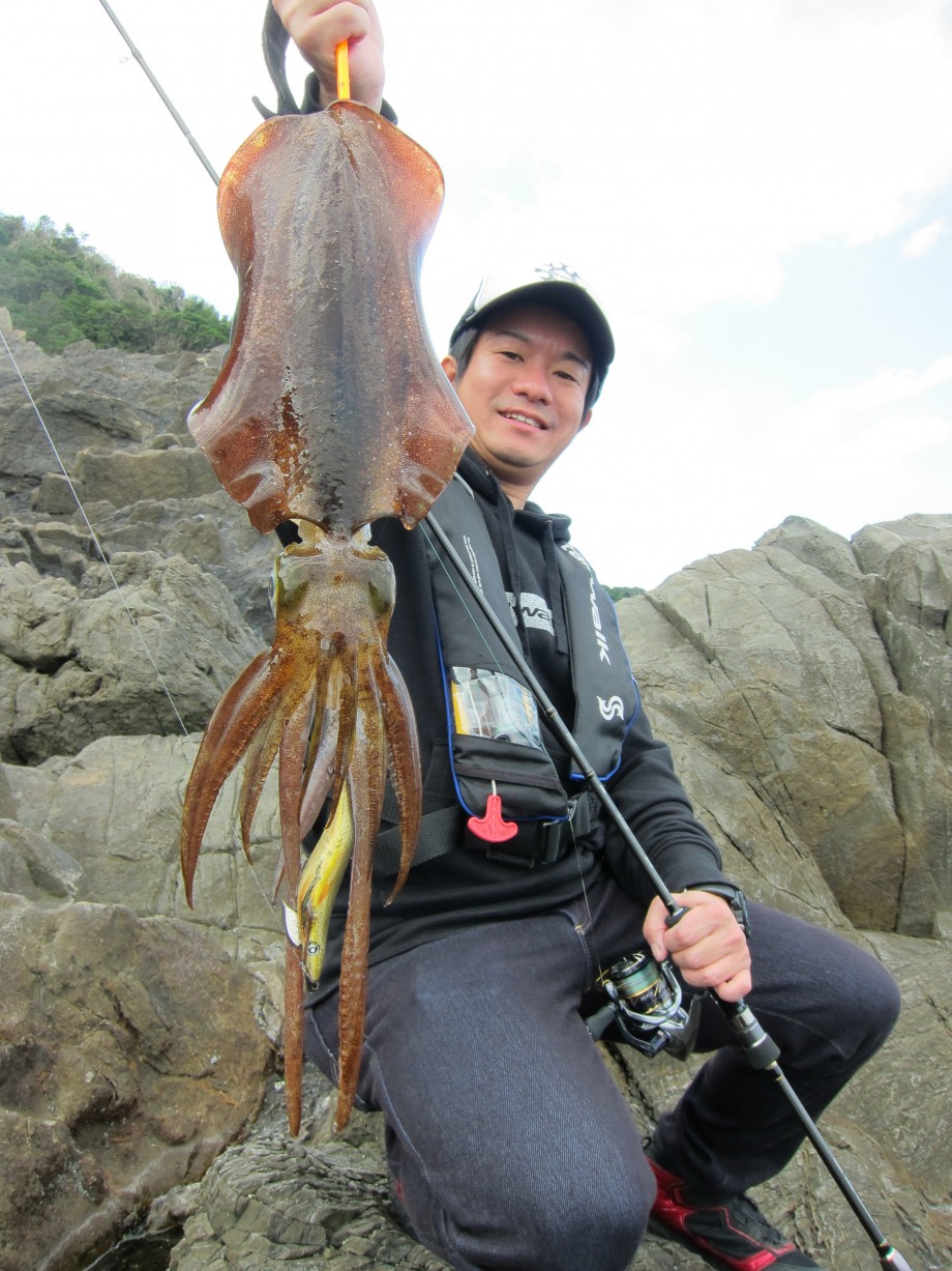 Pazdesign Staff Blog 早春のエギング着こなし術 河野剛志 鹿児島