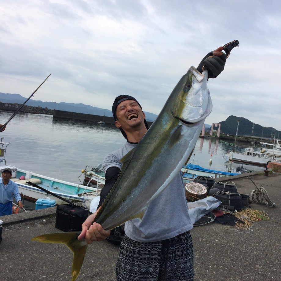 地に足つけて竿振る日記 7 16 徳島ブリ95cm8kg