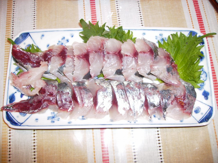 下手のヨコ好き 青アジの刺身 下手のヨコ好き 青アジの刺身